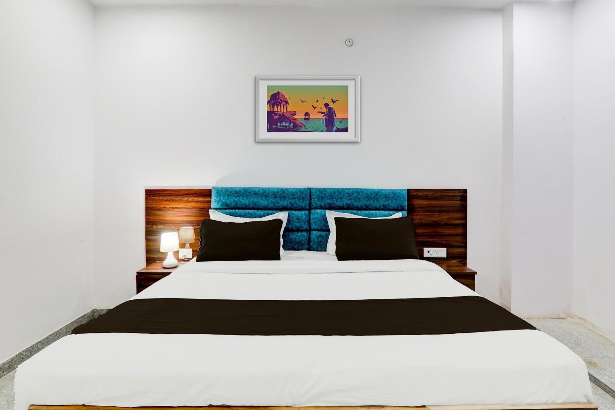 Hotel O White House Hasanganj Экстерьер фото
