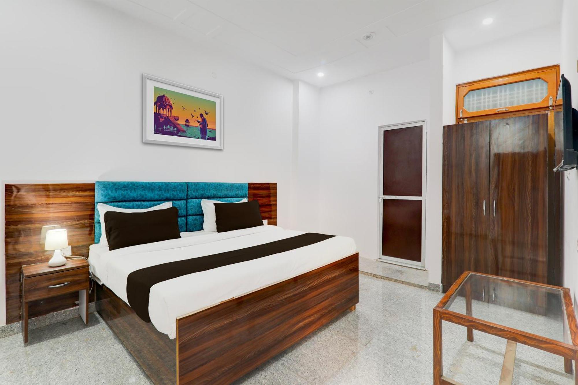 Hotel O White House Hasanganj Экстерьер фото